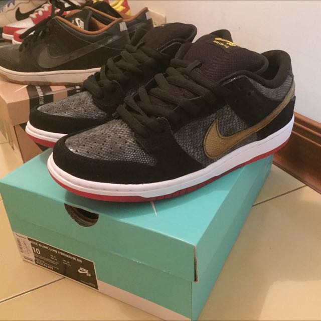 nike sb dunk low snake eyes