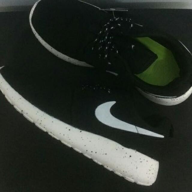 NIKE ROSHE RUN OREO A13088