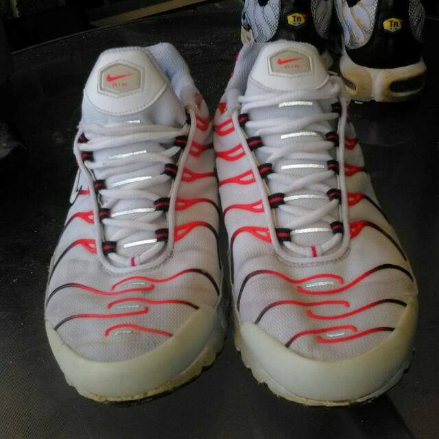 white and red tns
