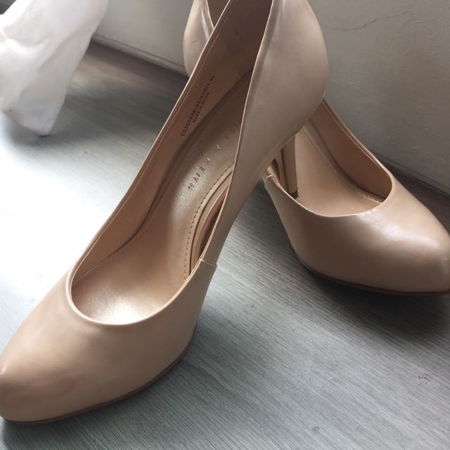 nude medium heels