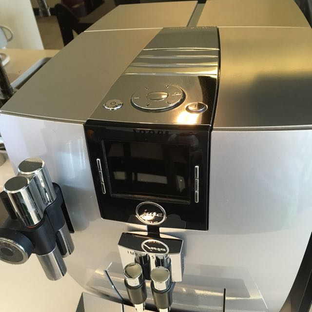 Jura Impressa J9 Coffee Machine, TV & Home Appliances, Kitchen