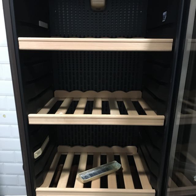 Brandt Wine Chiller 100+ Bottles, TV & Home Appliances, Kitchen