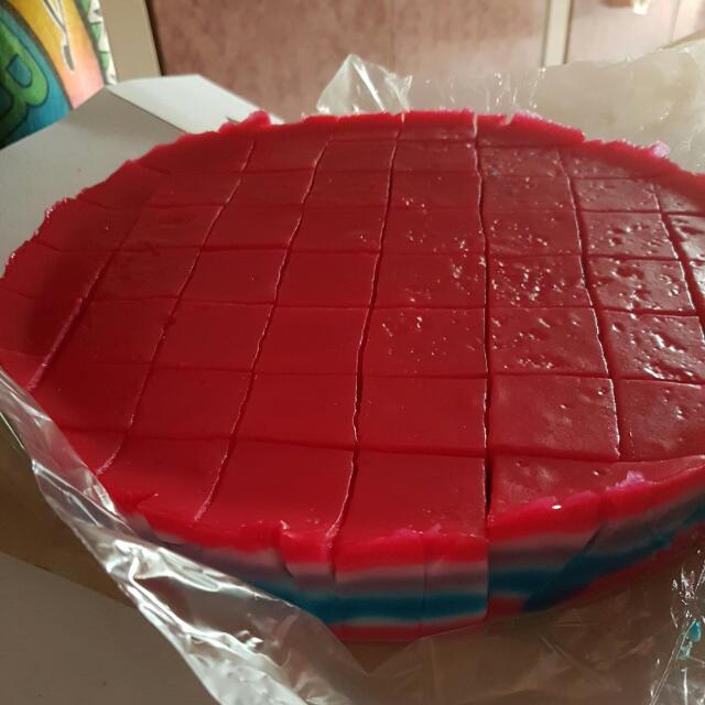 Kuih Lapis Nyonya Food Drinks Baked Goods On Carousell