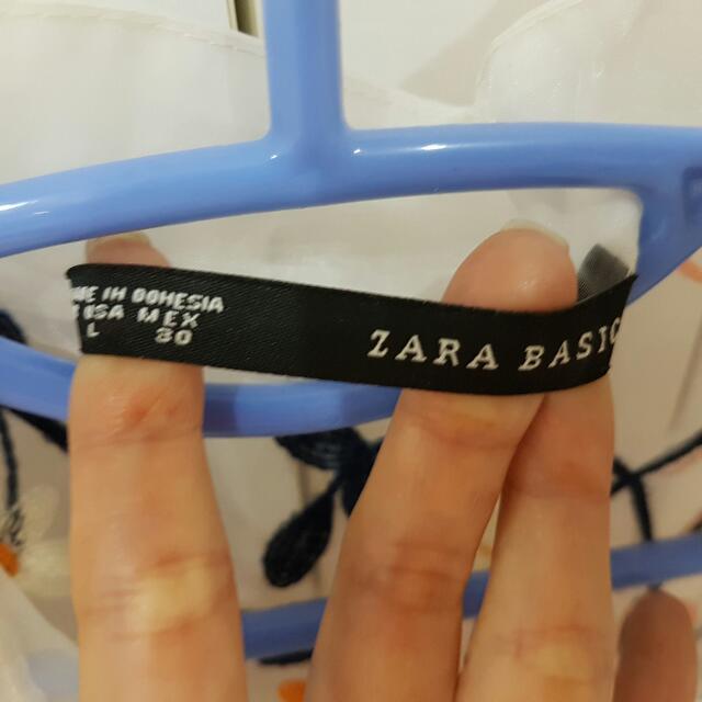 Zara Basic L Size Translucent Top (Category: Sleeveless) located in Singapore. Submitted by cheangst (Listing ID 81986930, Image 2). Description: .