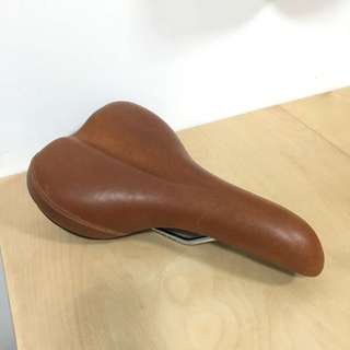 [Reserved] Brown Pleather Bicycle Saddle