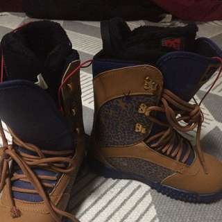 Ladie DC Snowboard Boots