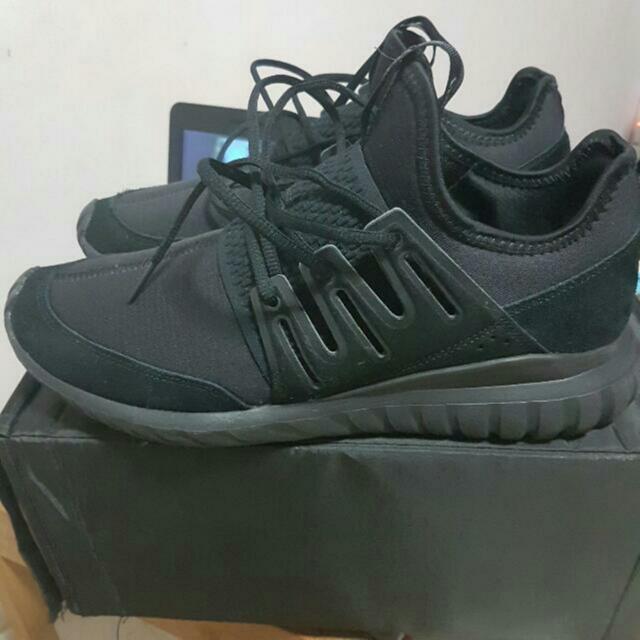 Adidas tubular radial best sale all black