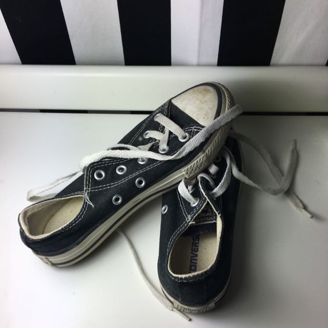 black and white converse shoes