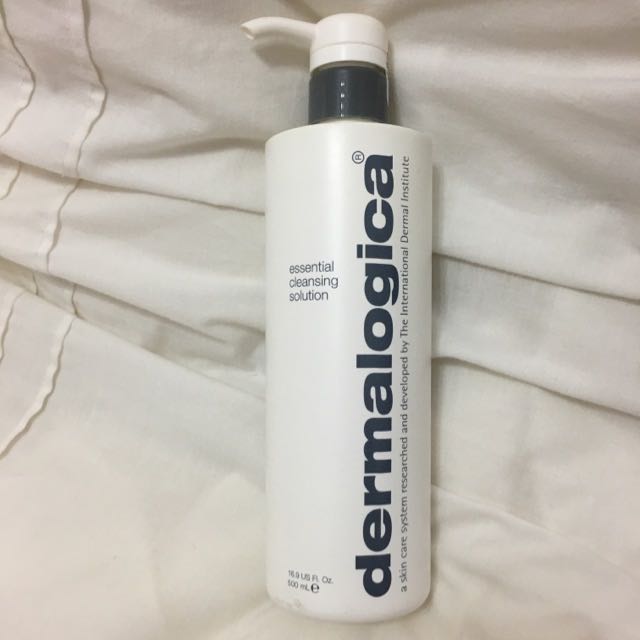 essential cleansing solution