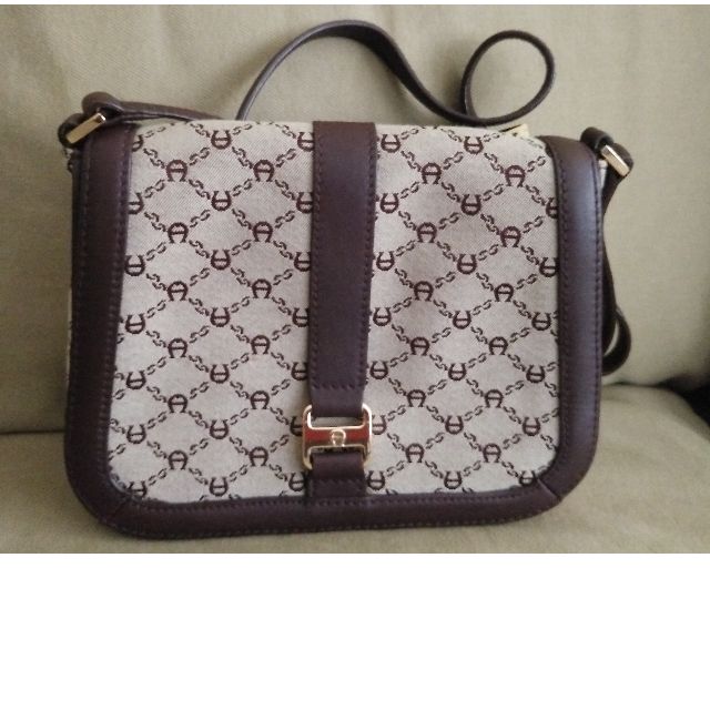 etienne aigner bag price