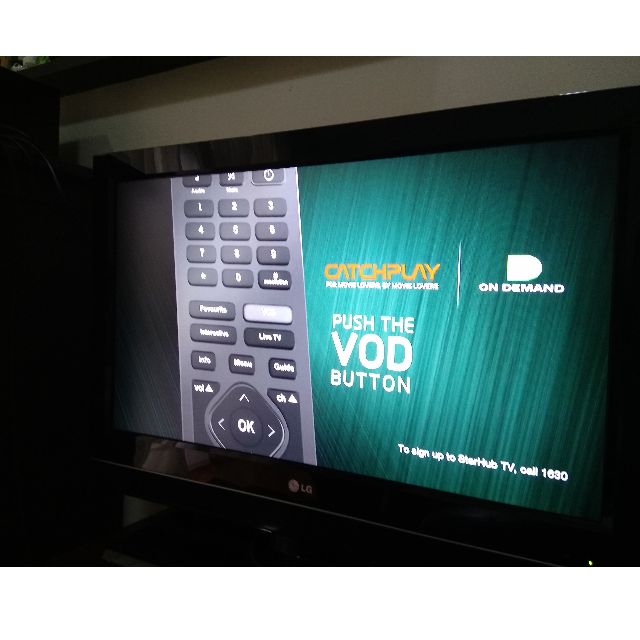 LG LCD 32 " TV, TV & Home Appliances, TV & Entertainment, TV on Carousell