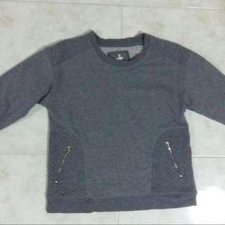 Long-sleeved Casual Sweater/Pullover -Grey Color (Good Condition )