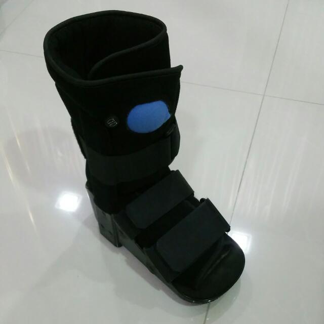 United Ortho Air Walker Boot (Ankle 