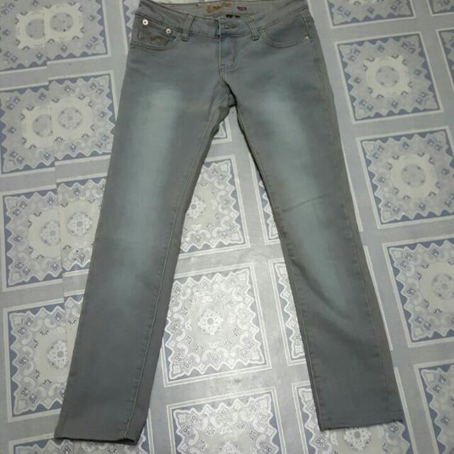 Grey Jeans, Women's Fashion, Bottoms, Jeans & Leggings on Carousell