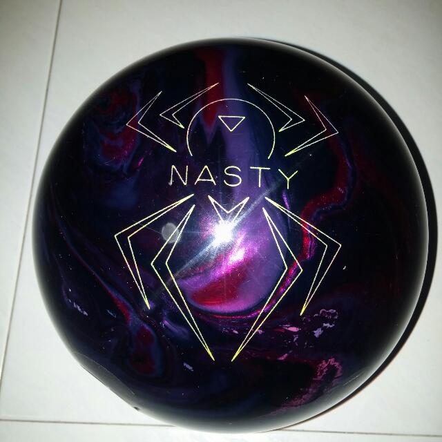 Hammer Black Widow Nasty Bowling Ball. 14 Lbs.Fast Deal 10., Sports