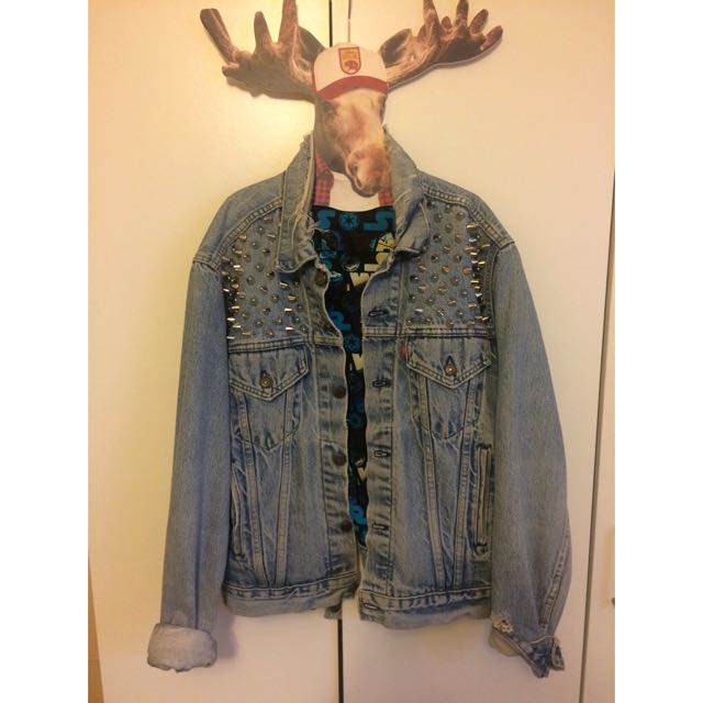levi's studded denim jacket