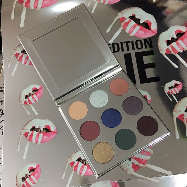 Authentic Kylie Cosmetics Kyshadow Holiday Eyeshadow Palette (Category: Makeup) located in Manila. Submitted by trendystash (Listing ID 82425139, Image 1). Description: Brand new in box 💯 authentic Holiday Palette | Kyshadow Contains: 1 Kyshadow pressed powder eye shadow palette (net weight / pods net 9 X 1.40 grams / 9 X 0.05 oz) The #KylieCosmetics Kyshadow pressed powder eye shadow palette is your secret weapon to create the perfect Kylie eye