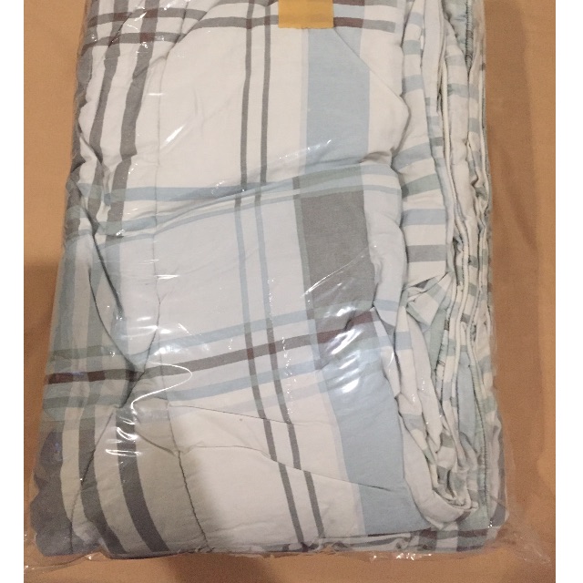 Bedcover Single Bed Motif Garis Home Furniture On Carousell Cara mengecat tembok motif garis. bedcover single bed motif garis home