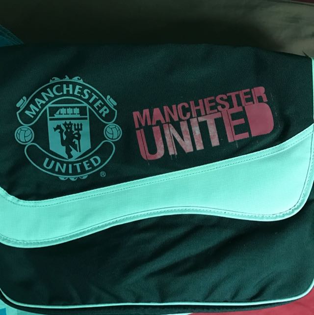Manchester united Laptop Bag, Men's Fashion, Bags, Briefcases on Carousell