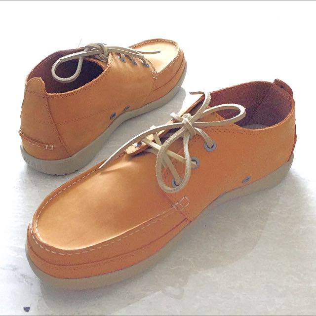crocs chukka boots