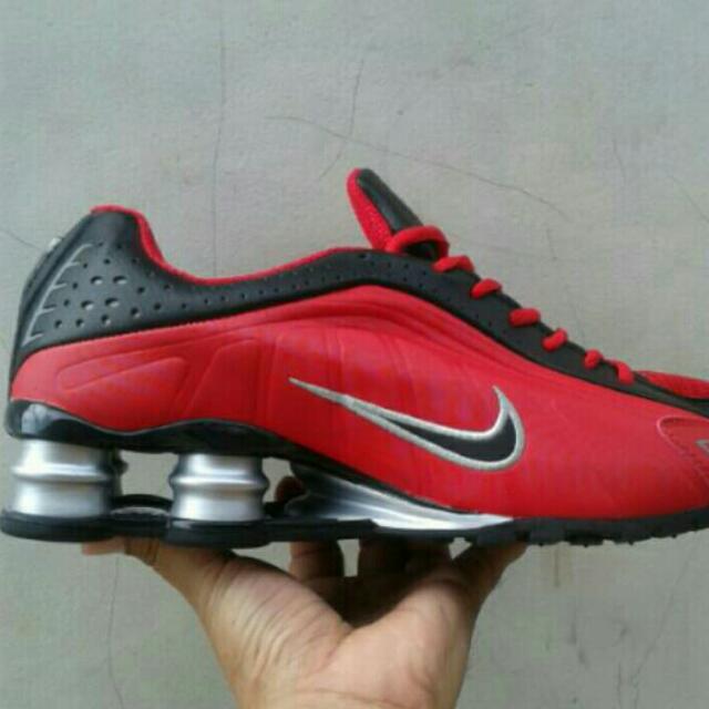 NIKE SHOCK, Fesyen Pria, Sepatu di Carousell