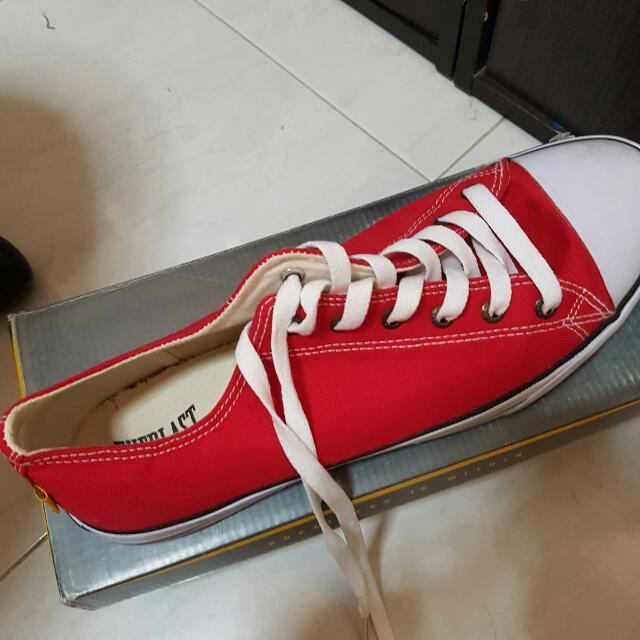 converse outlet red