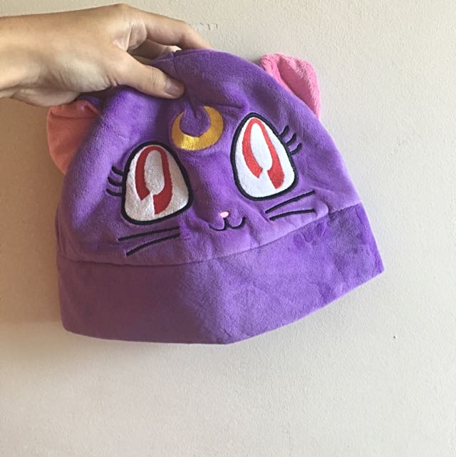 Luna Sailor Moon Cat Hat, Hobbies 