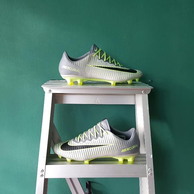 nike mercurial 42.5