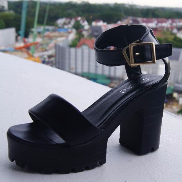 black platform sandals chunky