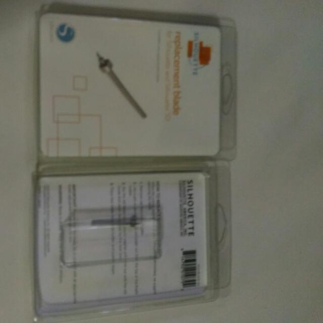 GRAPHTEC Craft ROBO CC33020 vinyl paper cutter, Hobbies & Toys, Stationery & Craft, Craft