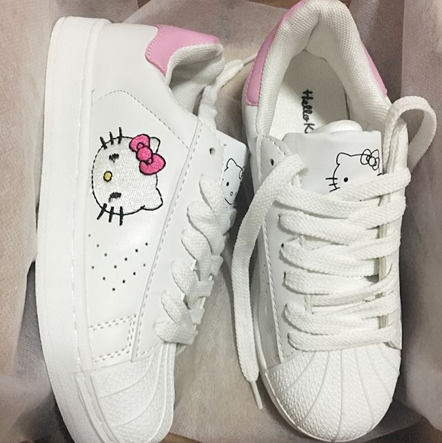 hello kitty adidas superstar