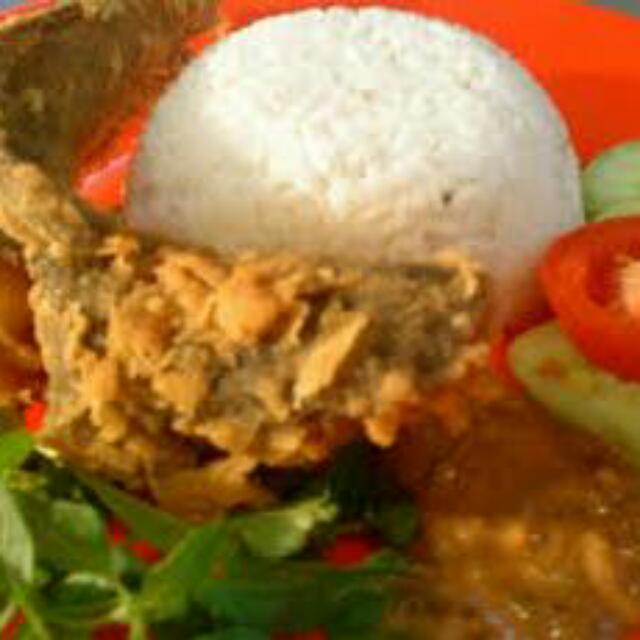 Lele Goreng Tepung Makanan Minuman Di Carousell