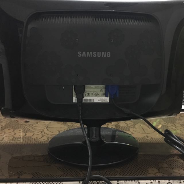 Samsung 19" Monitor, Computers & Tech, Laptops & Notebooks on Carousell