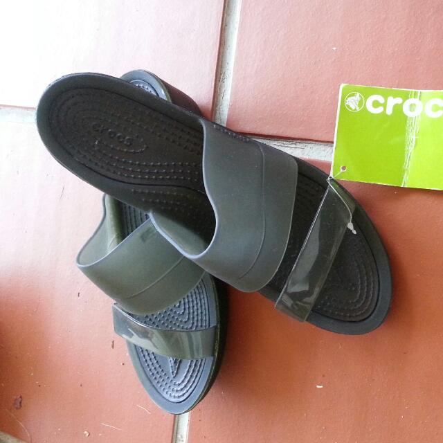 crocs colorblock wedge