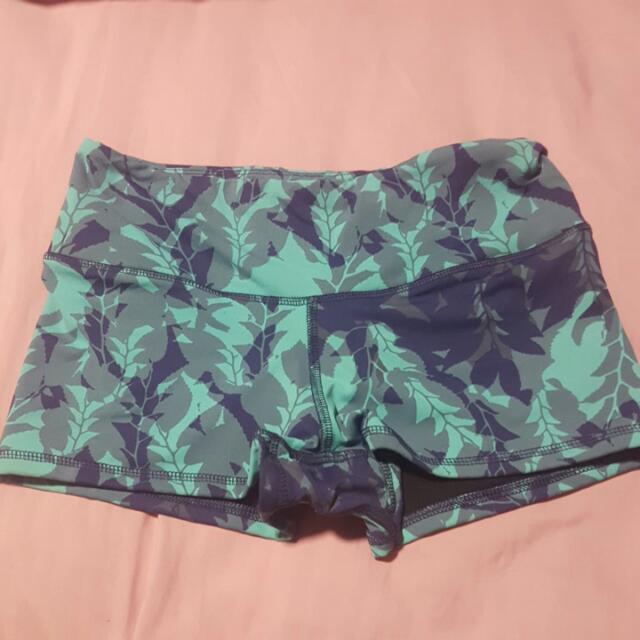 Liquido yoga shorts online