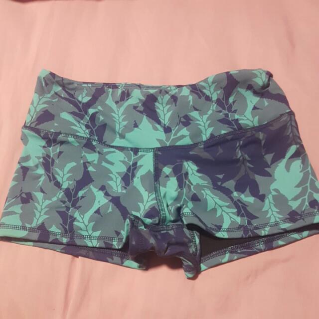 liquido yoga shorts