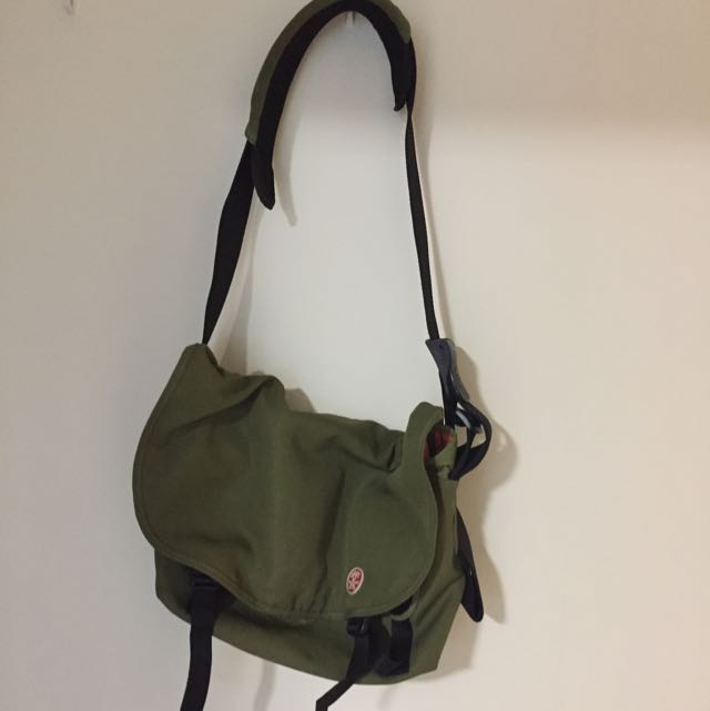 Original Crumpler Messenger Bag (Navy Green), Men's Fashion, Bags