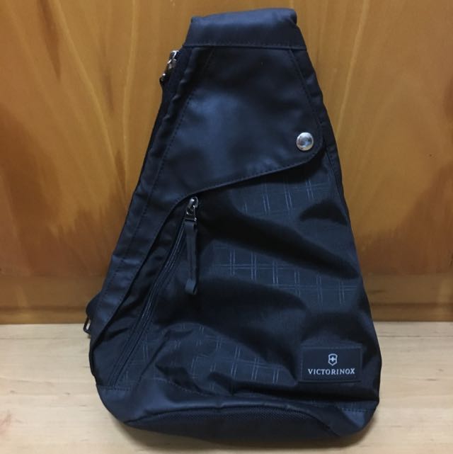 victorinox sling bag price