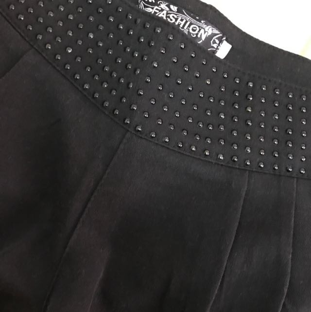 Black (Category: Jeans & Leggings) located in Bandar Hilir. Submitted by yixin317 (Listing ID 83128155, Image 3). Description: Size S.