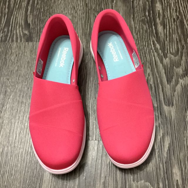 Reebok skyscape slip on outlet
