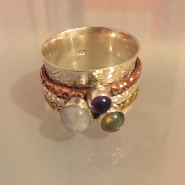 Ishka Spin Ring Women S Fashion Jewelry On Carousell