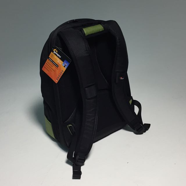 Lowepro CompuDaypack (Category: Camera Bags & Carriers) located in Singapore. Submitted by skyrunnner (Listing ID 83095686, Image 2). Description: .
