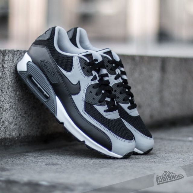 air max essential
