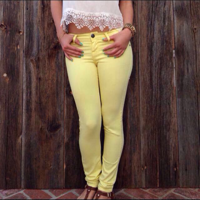 Pastel yellow jeans online