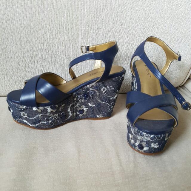 Pretty Fit Platform Shoes Size 35 