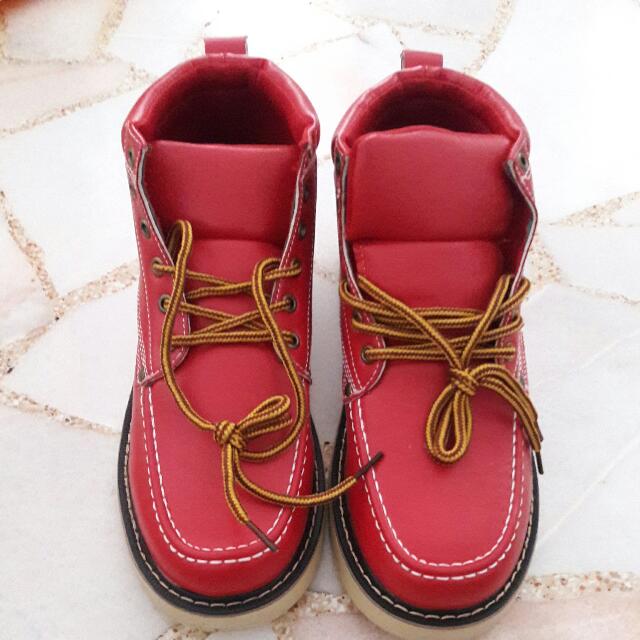 Red outlet pvc boots