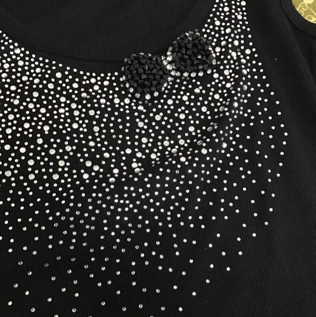 Singlet (Category: Sleeveless) located in Bandar Hilir. Submitted by yixin317 (Listing ID 83148237, Image 3). Description: Free size.