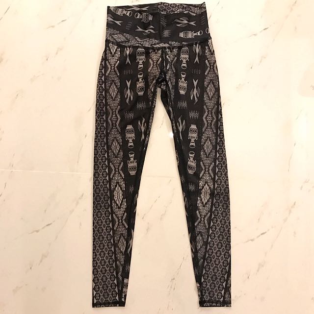 Teeki Yoga Pants, Women's Fashion, Activewear on Carousell