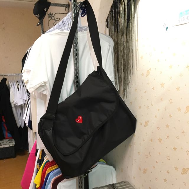 Comme Des Garcons Play 川久保玲青山限定大書包 他的時尚 包包在旋轉拍賣