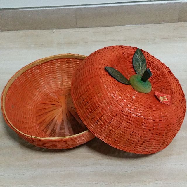 Unique Baskets (Category: Storage Boxes & Baskets) located in Singapore. Submitted by lolliblues (Listing ID 83351520, Image 2). Description: .